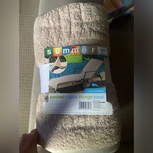 Pocket Chaise Lounge Towel 100% Cotton. NWT.